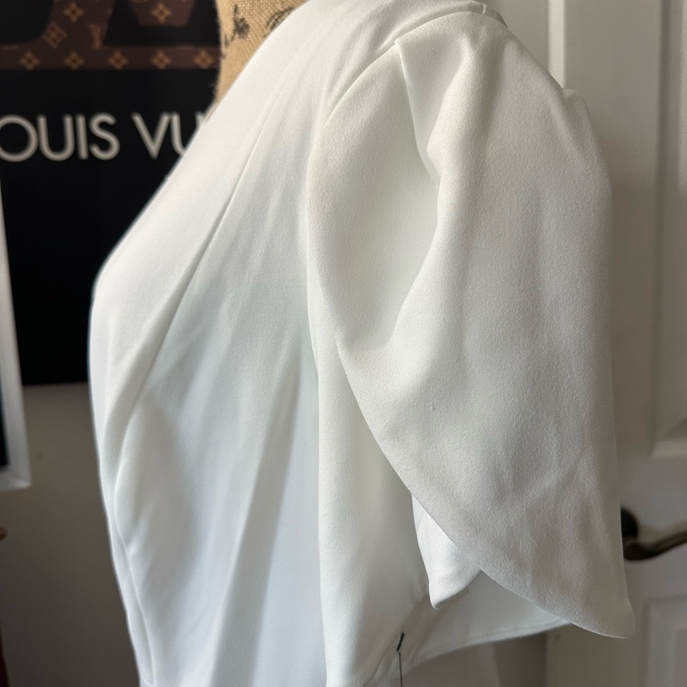🆕Calvin Klein Ivory Petal Sleeve Dress - Picture 8 of 16